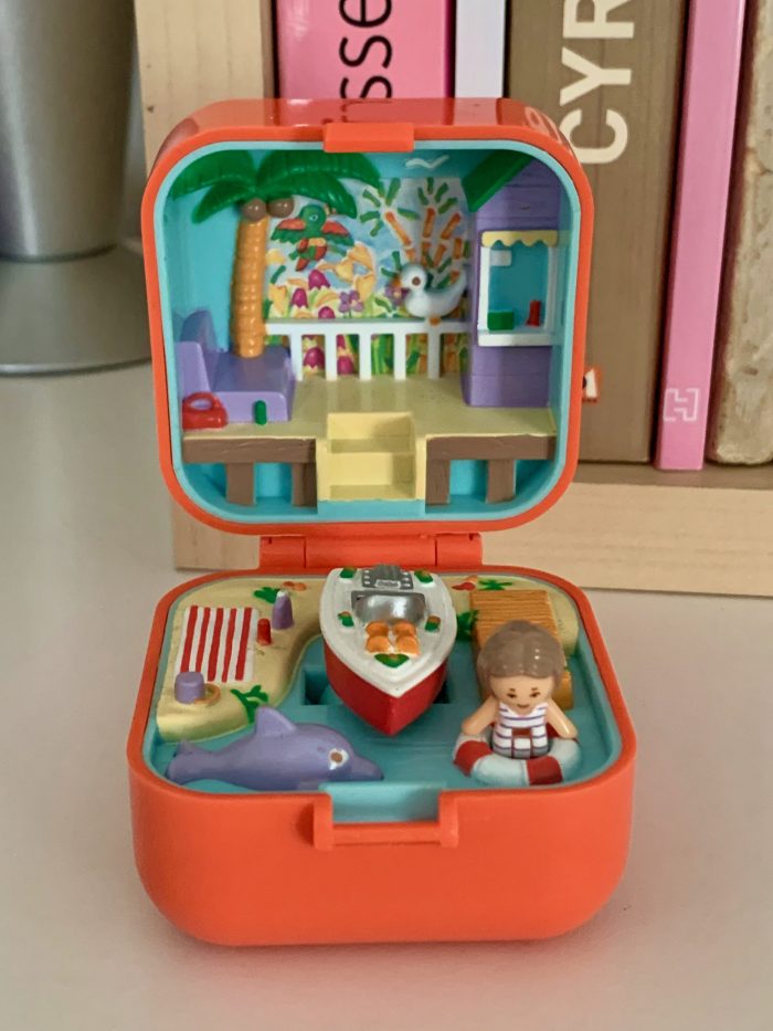 Little Lulu's Speadboat Ring and Ring Case