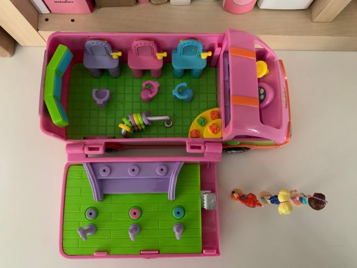 Polly Pocket Tour Bus