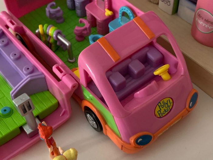 Polly Pocket Tour Bus