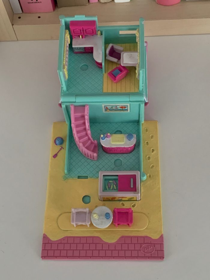 Polly's Beach café - Pollyville