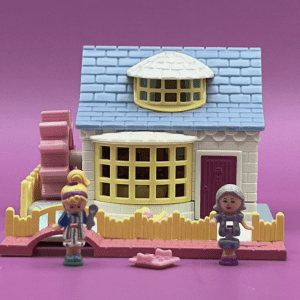 grandmas-cottage-19941 Polly's Watermill Cottage (Windows Yellow)