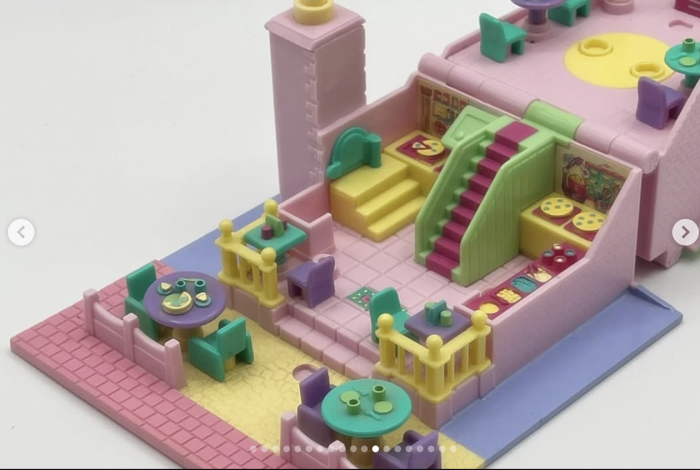 Polly's Pizza Place - Variation